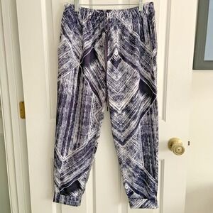 LULULEMON JET CROP Size 6 LUON Heat Wave Black and White Cuffed Joggers